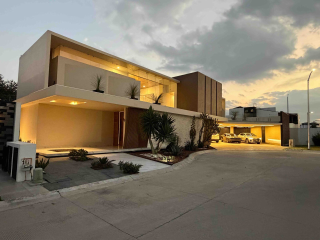 ESTADO DE MEXICO, 4 Bedrooms Bedrooms, 4 Rooms Rooms,0,Casa,En venta,0,1537